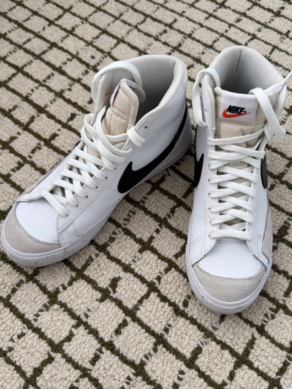 Nike 77